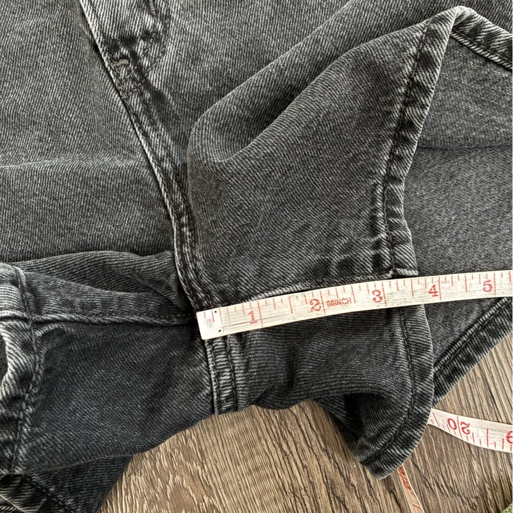 Levi’s High Loose Denim Shorts in Legit - Picture 14 of 14